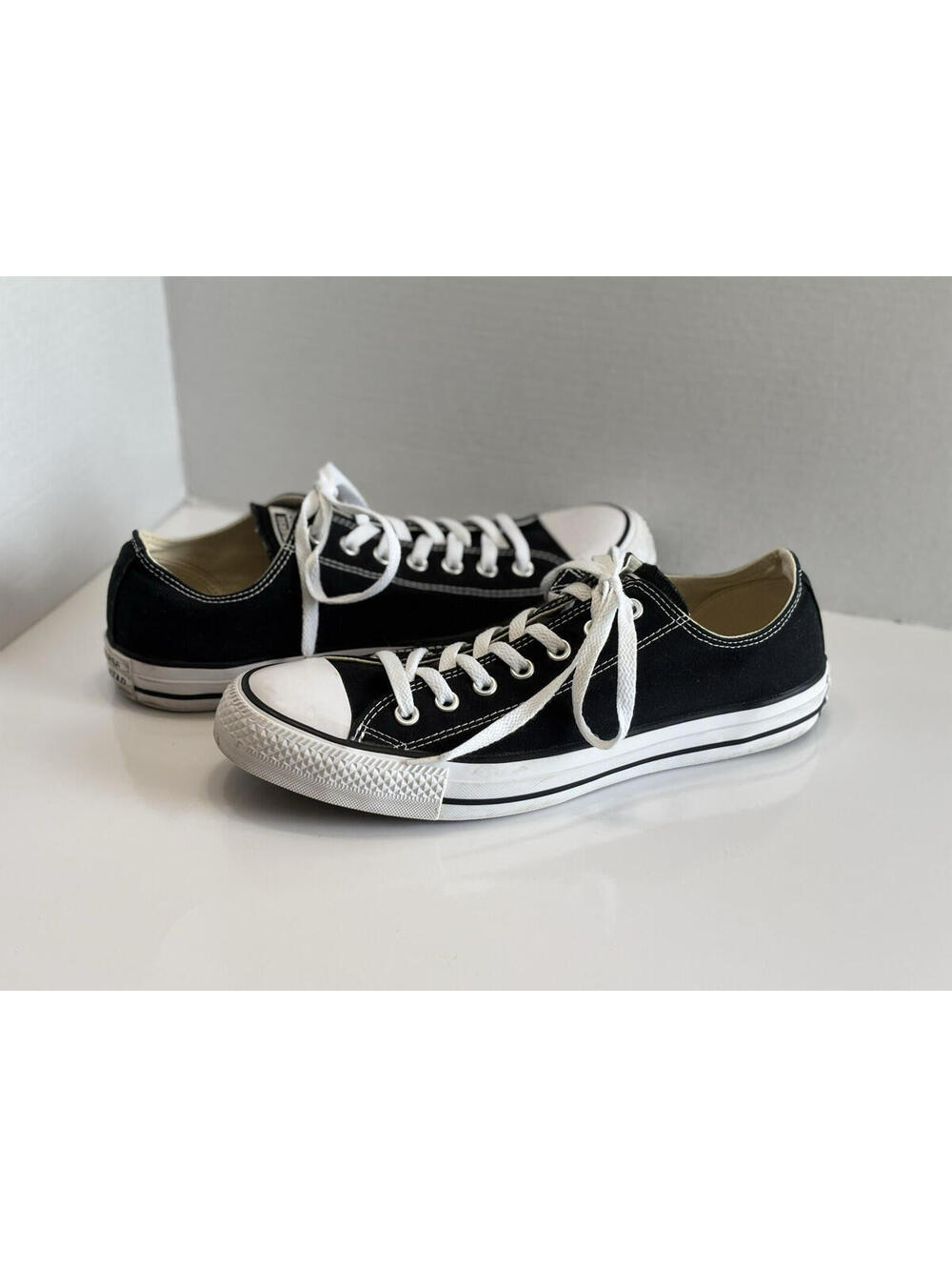 Converse Chuck Taylor All Star Shoes Men's Size 11 Black Canvas Low Top Sneakers